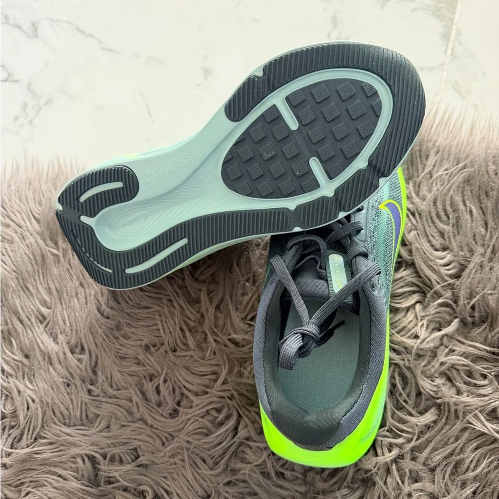 Nike Stellar Rider(gs) - Picture 9 of 10